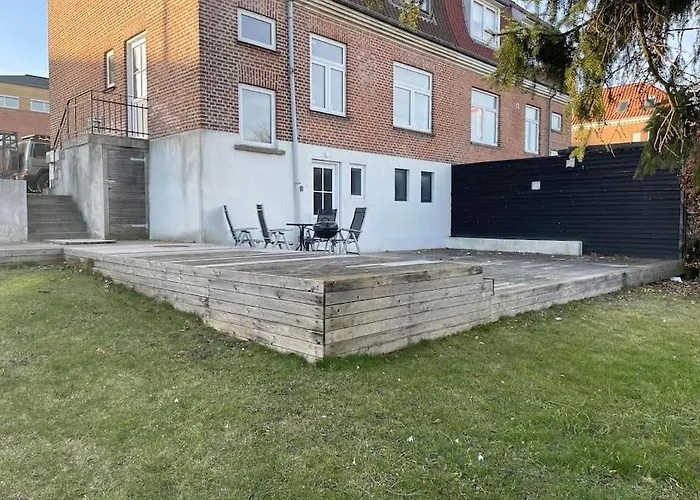 H2 Free Parking, Budget Friendly *